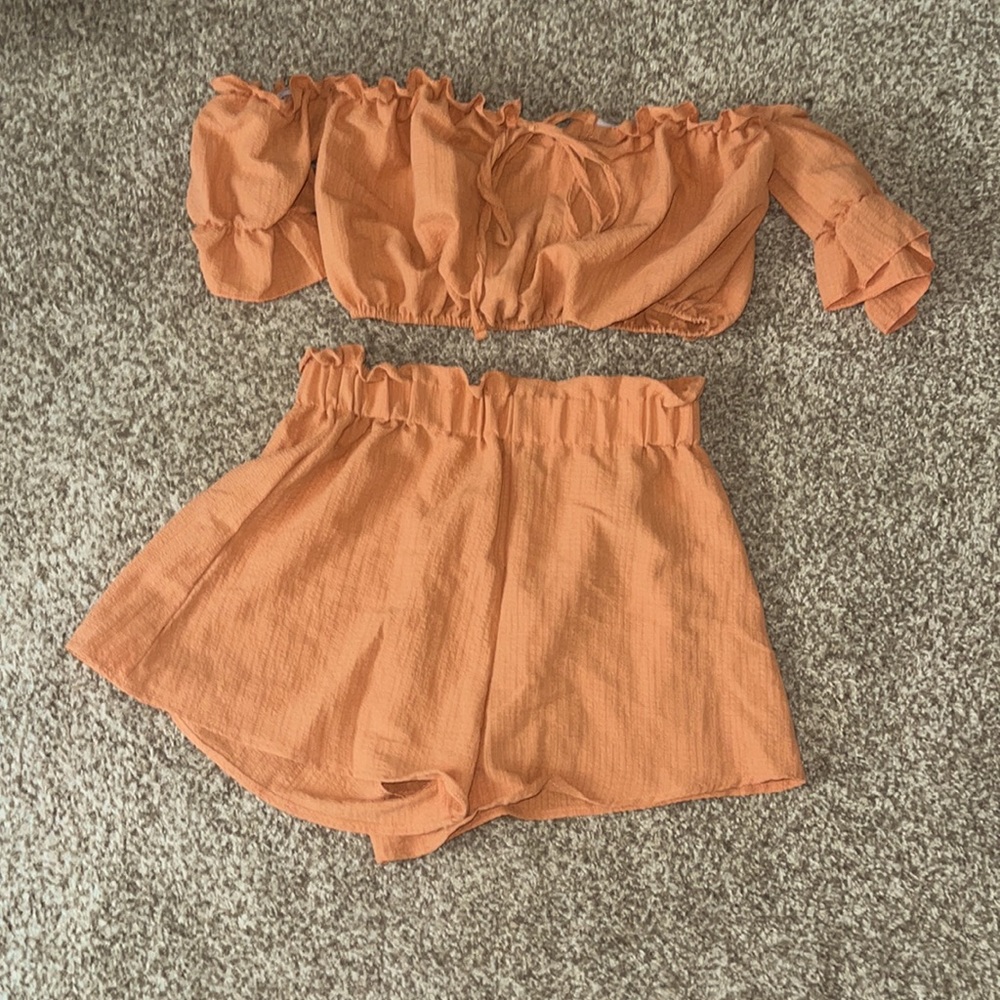 2 piece set. Never worn